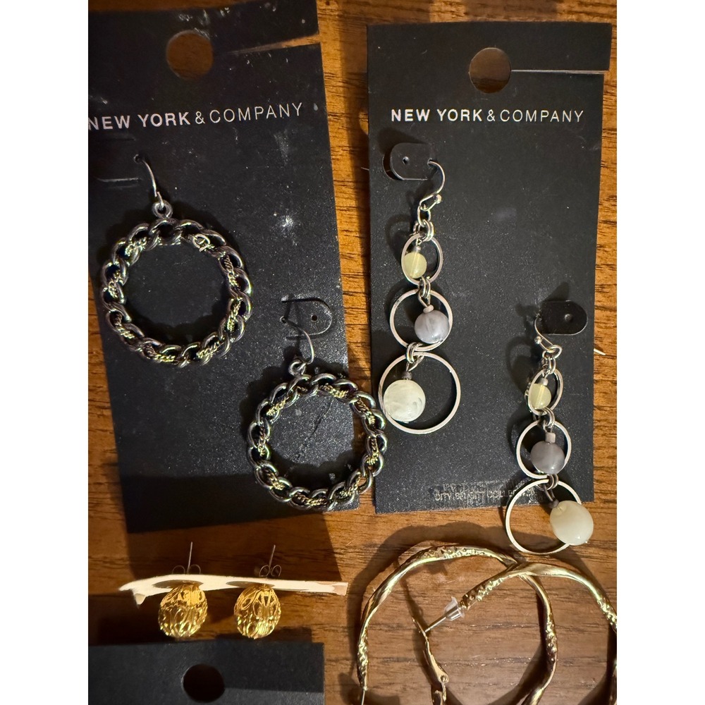 6 Pair Earring Lot Free People New York & Company Hoops Studs Beaded Silver Gold - Picture 2 of 4